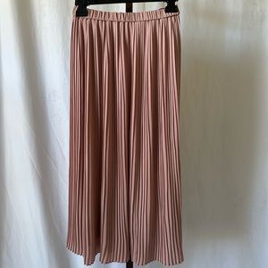 Uniqlo Blush-Colored Pleated Midi Skirt (Size: XS)